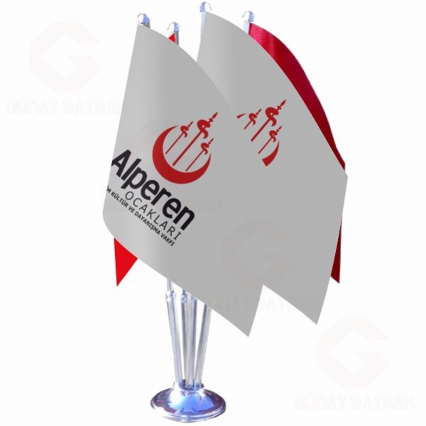 Alperen Ocaklar� Beyaz D�rtl� Masa Bayra��