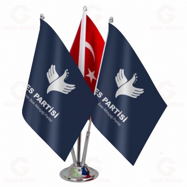 Lacivert T�rkiye nin Sesi Alt�n�a� Partisi ��l� Masa Bayra��