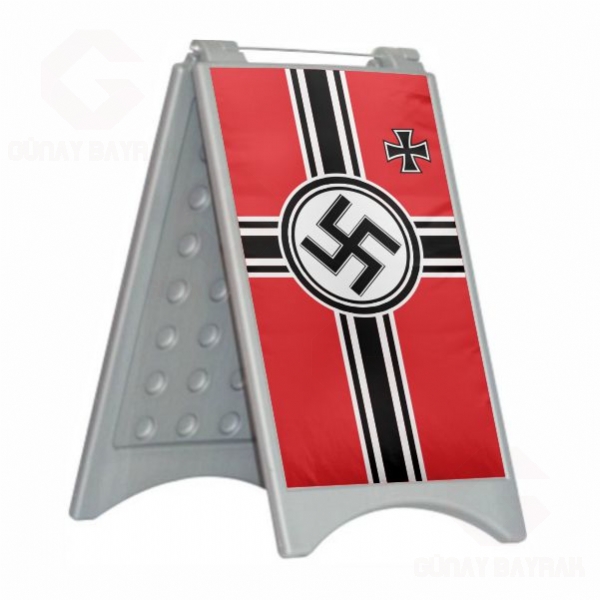 Nazi Almanyas Sava A Kapa Plastik Duba