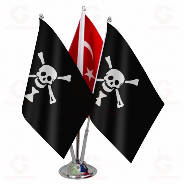 Pirate Of Emanuel Wynn ��l� Masa Bayra��