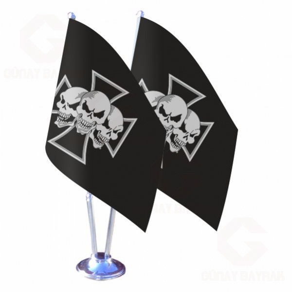 �ron Cross Skull ikili Masa Bayra��